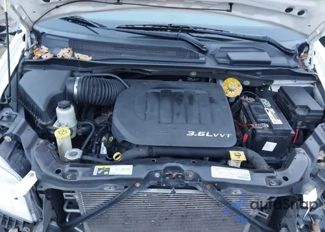 2013 Chrysler Town & Country Touring from USA, damaged, VIN 2C4RC1BG9DR776573